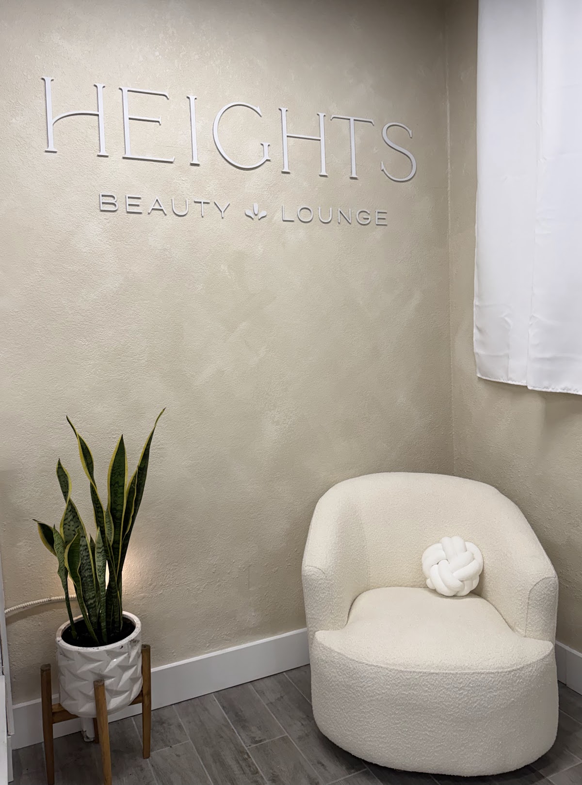Heights Beauty Lounge