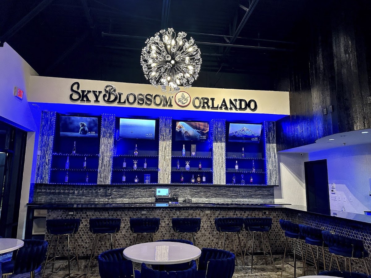 PHO SKY BLOSSOM - Bistro & Bar